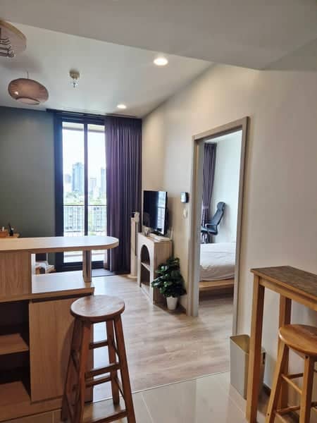 Oka Haus Sukhumvit 36 — Pool View Residence with Bathtub and Free Internet