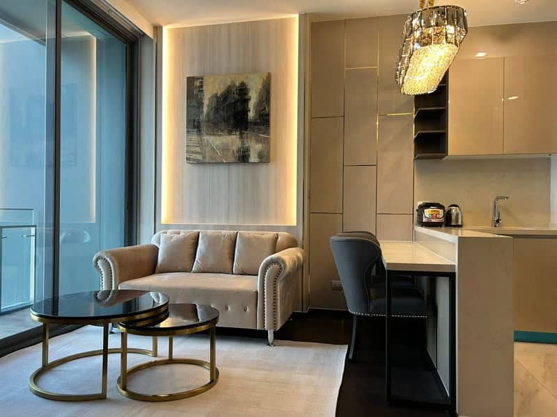 LAVIQ Sukhumvit 57 — Luxury 1BR 42 sqm Floor 20 | Near BTS Thonglor