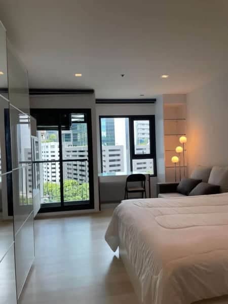 Life One Wireless — High Floor City Living | Near BTS Ploenchit