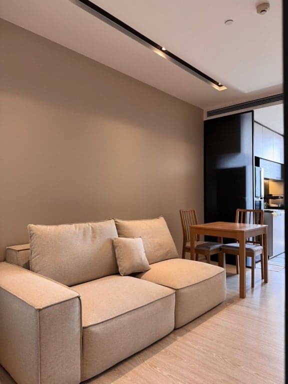 The Room Sukhumvit 38 — Quiet Private Living | Shuttle to BTS Thonglor