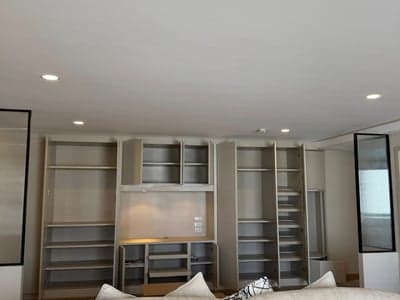 Supalai Place Sukhumvit 39 — Renovated Corner Unit | Unblocked City View | Phrom Phong photo 4