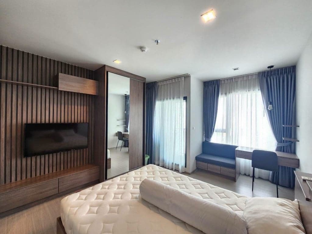 Life Asoke Rama 9 — High Floor City Living | Fully Furnished | MRT Rama 9