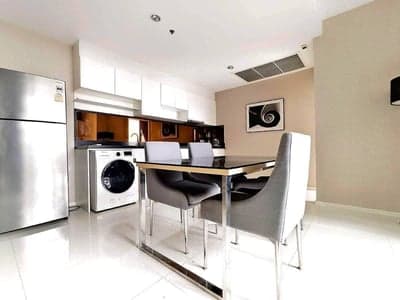 Up Ekkamai — Luxurious 2BR High Floor Unit | Panoramic City View | Prime Ekkamai Location photo 2