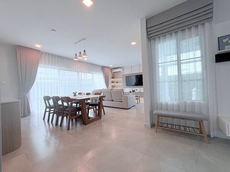 Chaiyapruek Bangna KM.15 — Luxury Family Home | Near Mega Bangna photo 2