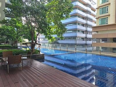 Noble Solo Thonglor photo 2