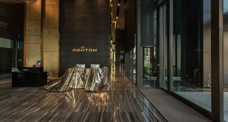 Ashton Silom photo 3