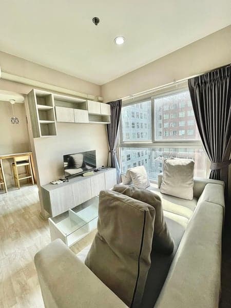 Plum Condo Ramkhamhaeng Station — Pool View High Floor | Near ARL photo 3