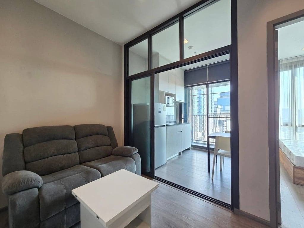Whizdom Avenue Ratchada-Ladprao — MRT 0m | High Floor City View