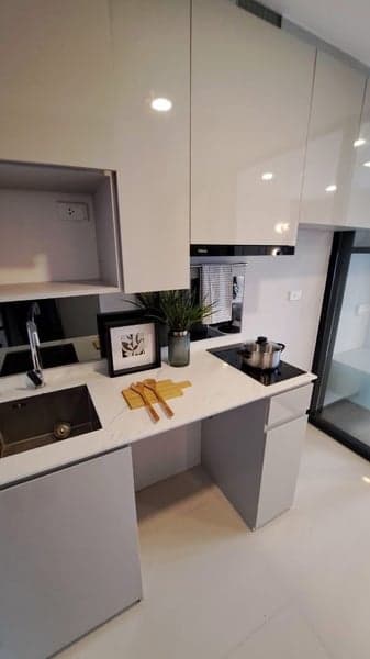 Soho Bangkok Ratchada — Stylish Built-in Unit | Near MRT Huai Khwang photo 4