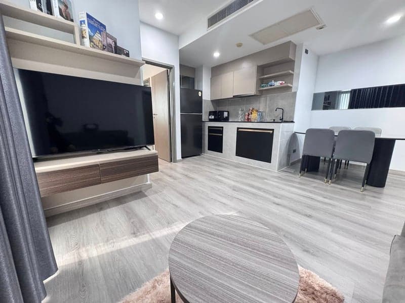 TEAL Sathorn-Taksin — Renovated Corner Unit | High Floor | Near BTS photo 3