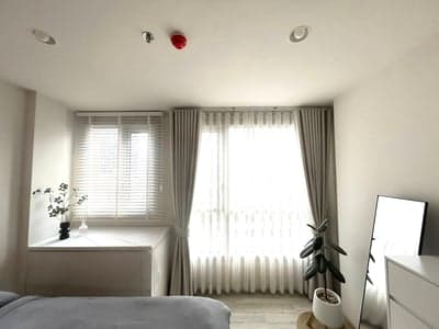 XT Huaikhwang — Fully Furnished High Floor Condo | Near MRT photo 3