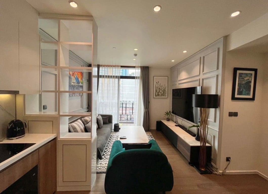 MUNIQ Sukhumvit 23 — Pet-Friendly Luxury Condo | Walk to BTSอโศก
