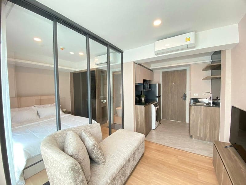 Lloyd Soonvijai-Thonglor — Corner Unit Fl. 8 | 80m to Bangkok Hospital | Free Monthly Cleaning photo 2