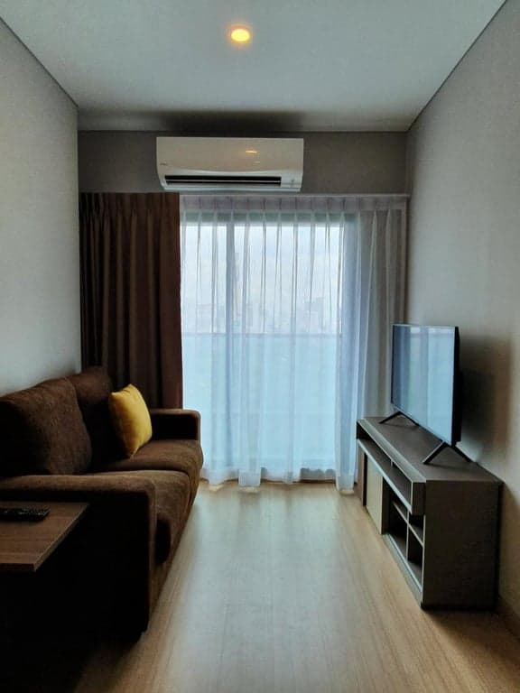 Lumpini Suite Phetchaburi-Makkasan — High Floor Unblocked View | Near MRT BTS ARL
