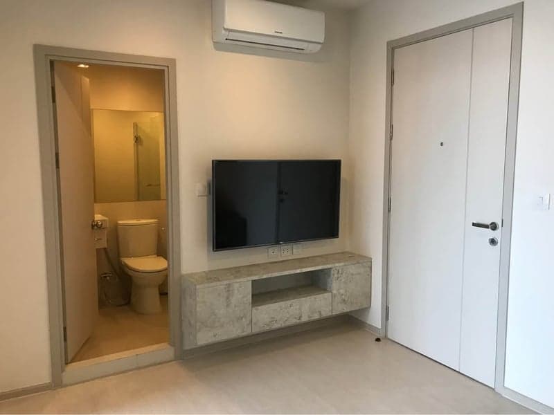 Life Sukhumvit 48 — High Floor River View | East-Facing Balcony photo 2