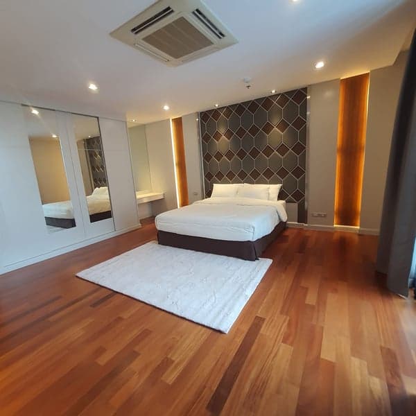 The Four Wings Residence Srinakarin — Luxury Duplex Penthouse | Panoramic City View | Near ARL photo 3