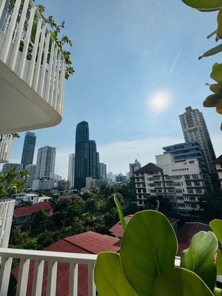 Chewathai Residence Thonglor — Private Luxury Low-Density Condo photo 3