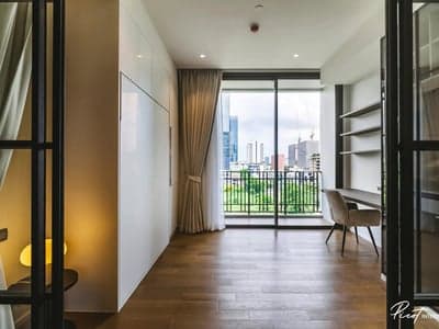 MUNIQ Langsuan — Pet-Friendly Flexible Home | Near Lumpini Park photo 3