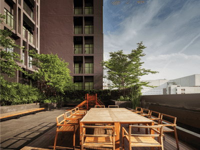 Noble Solo Thonglor photo 3