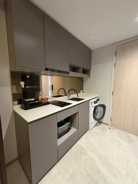 Chapter Thonglor 25 — New Fully Equipped Unit | Free Shuttle to BTS & EmQuartier photo 3