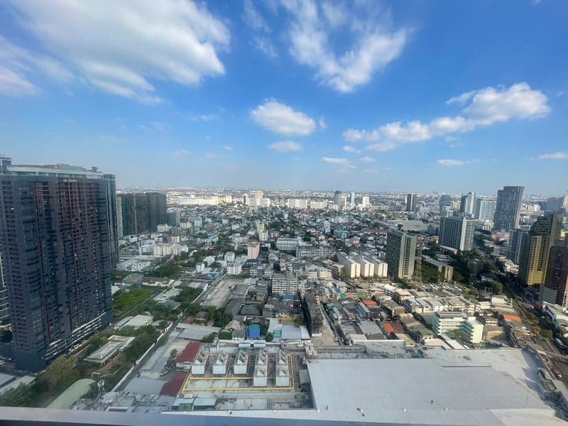 The Crest Park Residences — Luxury 35th Floor City View | 3m High Ceilings | Direct Access to Ha Yaek Lat Phrao Interchange photo 3