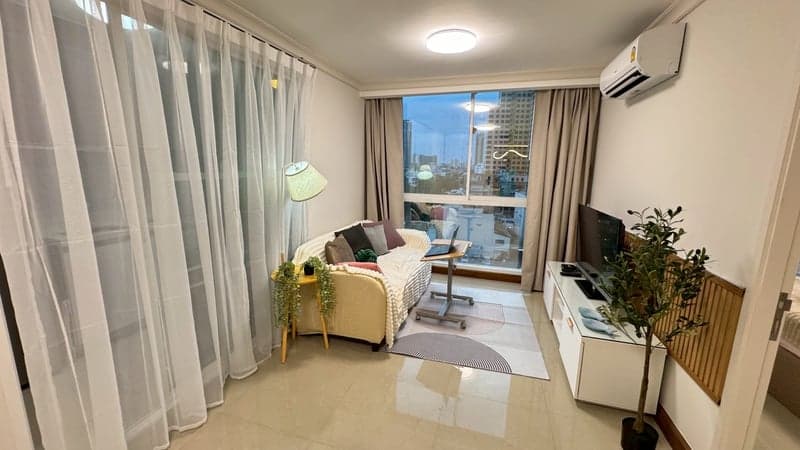 Chateau In Town Phaholyothin 11 — Renovated Corner Feel | Near BTS Ari photo 2