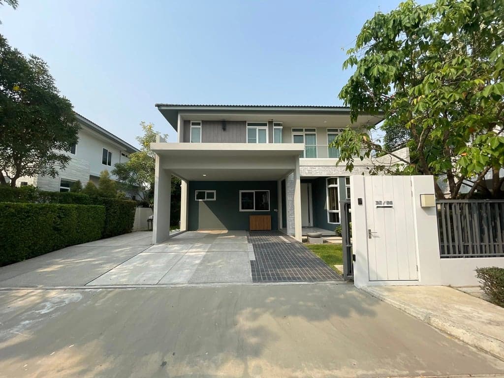 Mantana Bangna-Wongwaen — Luxury Detached House | Main Road Plot