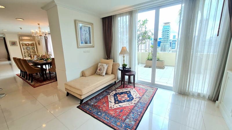 Piyathip Place — Ultra-Luxury 4BR Duplex Penthouse | 572 SQ.M. | Pet Friendly | Private Jacuzzi & Fireplace photo 2