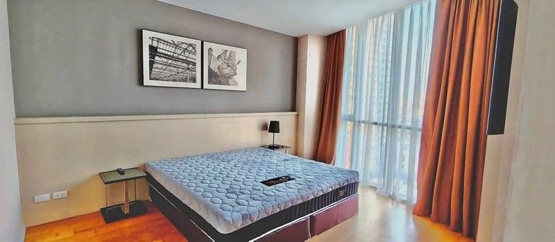Up Ekkamai — Spacious City View Residence | Prime Ekkamai Living photo 2
