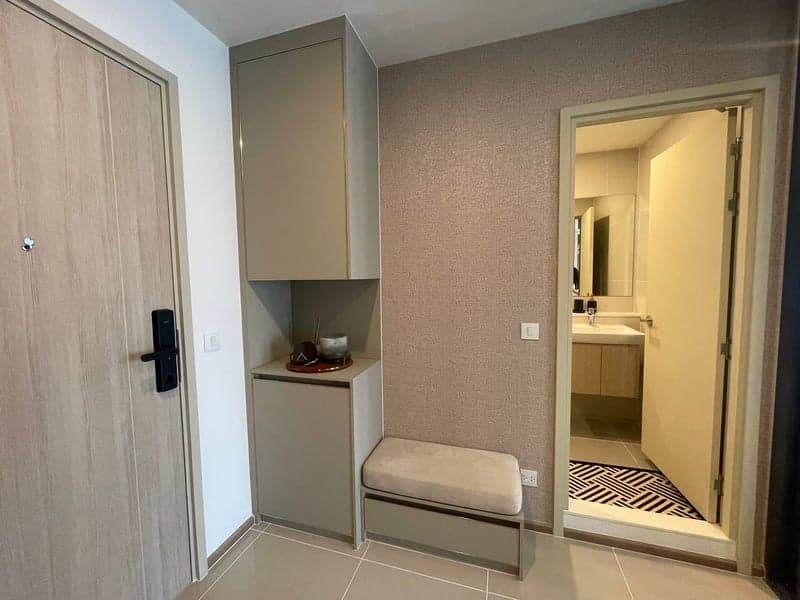Life Rama 4-Asoke — High Floor City View | Ready to Move | Near MRT photo 4