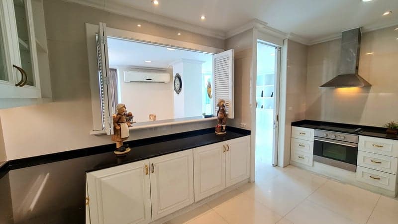 Piyathip Place — Ultra-Luxury 4BR Duplex Penthouse | 572 SQ.M. | Pet Friendly | Private Jacuzzi & Fireplace photo 3