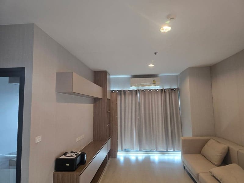 IDEO Thapra Interchange — Corner Unit with High Ceiling | 100m to MRT photo 3