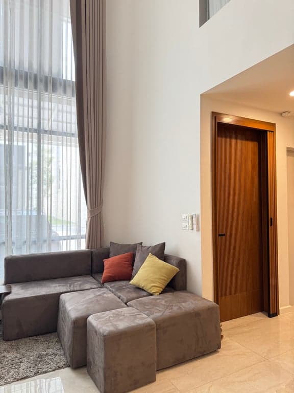 Luxury Townhome with Private Lift | Double Volume Design | Sathorn