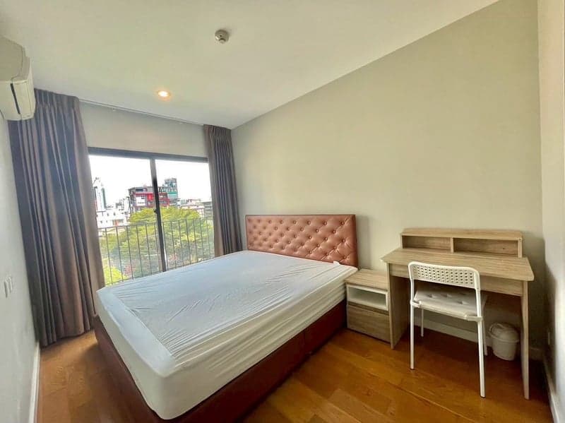 Condolette Dwell Sukhumvit 26 — Quiet Garden View | Near BTS Phrom Phong photo 2