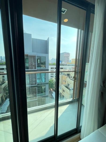 Lloyd Soonvijai-Thonglor — Corner Unit Fl. 8 | 80m to Bangkok Hospital | Free Monthly Cleaning photo 4