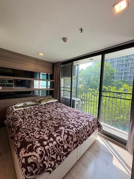 Ideo Mobi Sukhumvit 81 — Stylish Duplex Pool Access | Steps to BTS On Nut photo 2