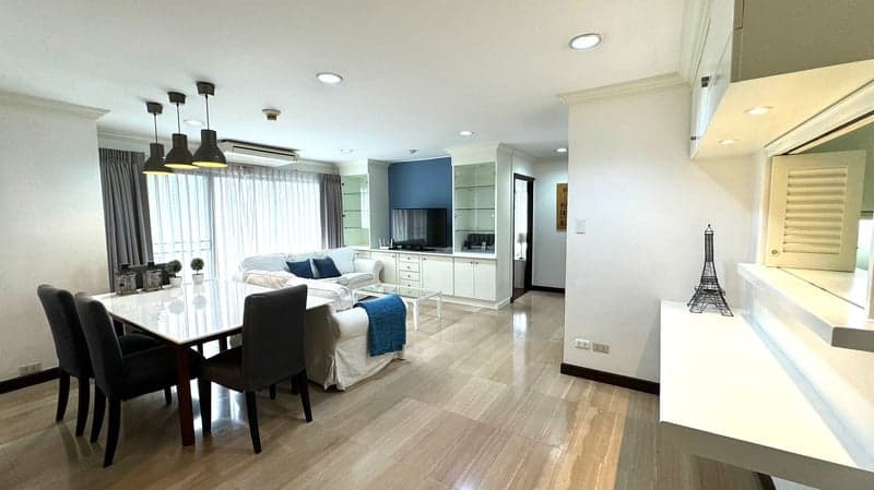 Richmond Palace — Spacious Family Unit | Prime Sukhumvit 43 | Near BTS photo 4