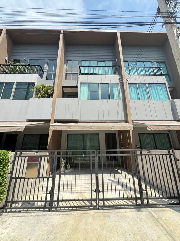 Baan Klang Muang Rama 9-Krungthepkreetha — Fully Furnished Townhome | Prime Rama 9