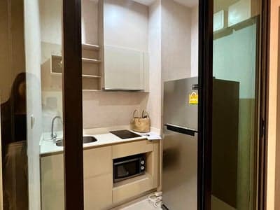 The Niche Pride Thonglor-Phetchaburi — Pool View Unit | Near BTS photo 3