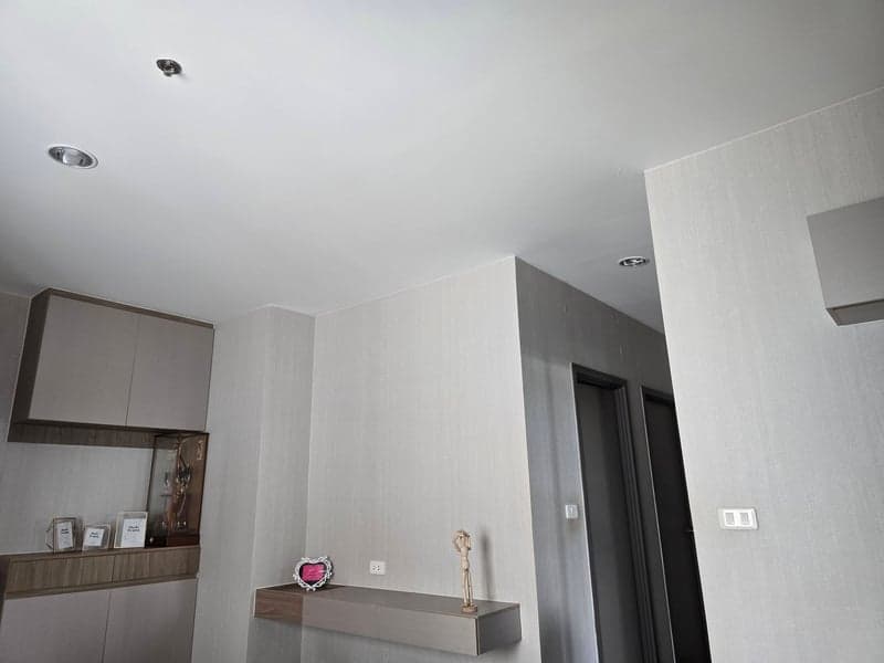 IDEO Thapra Interchange — Corner Unit with High Ceiling | 100m to MRT photo 4