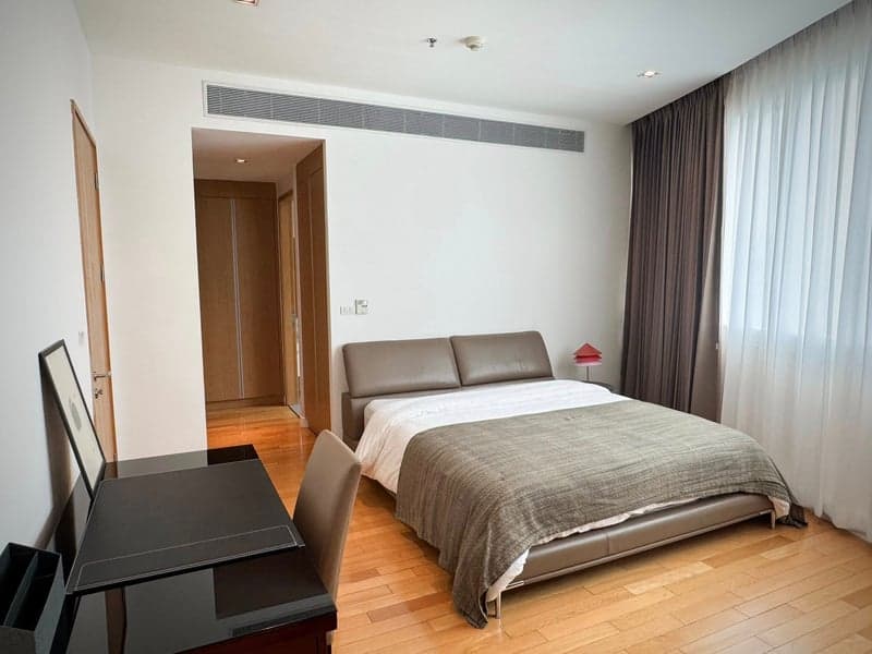 Millennium Residence — High Floor Luxury Condo | Near BTS Asok photo 3