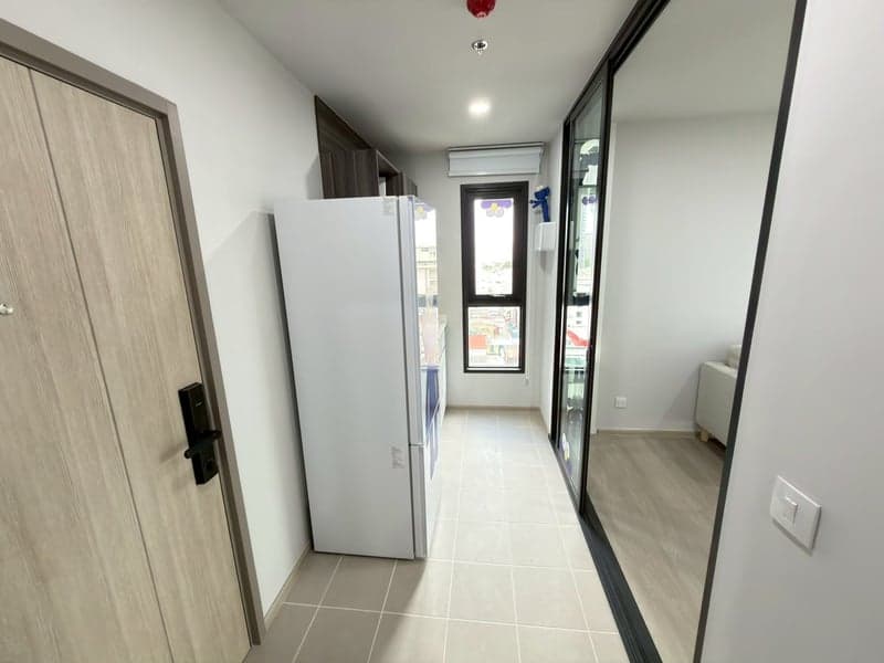 Aspire Onnut Station — Rare 1BR Plus Corner Unit | 200m to BTS | Unblocked View photo 3