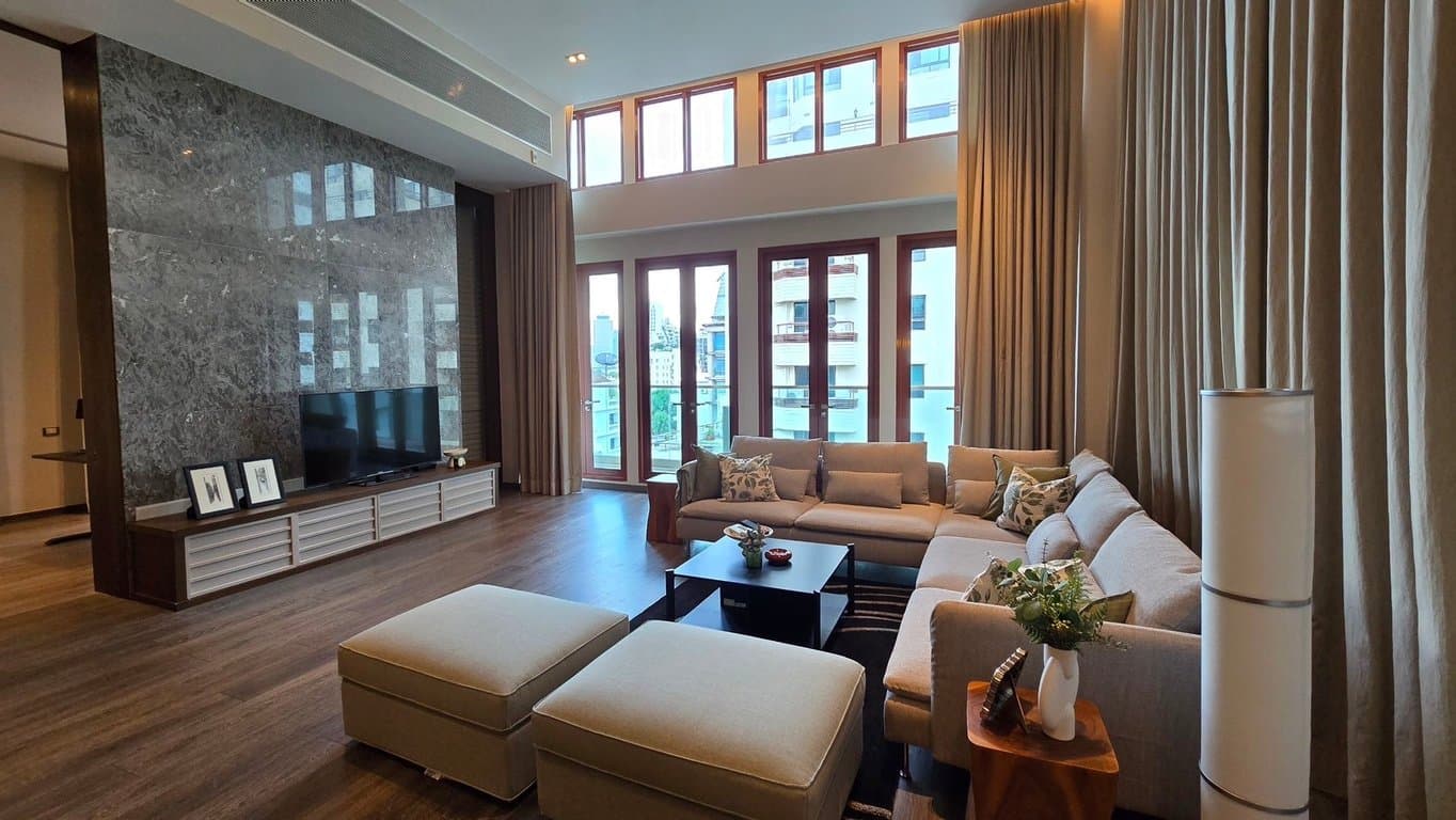 The Crest Ruamrudee — Spacious Luxury Unit | Near BTS Ploenchit