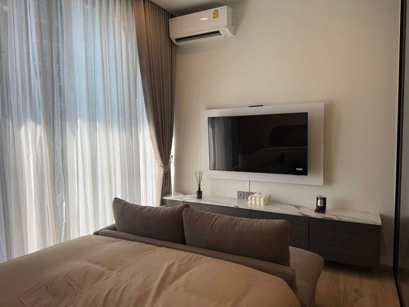 Ari Condo — High Floor Smart Home Unit | Steps to BTS Ari photo 2