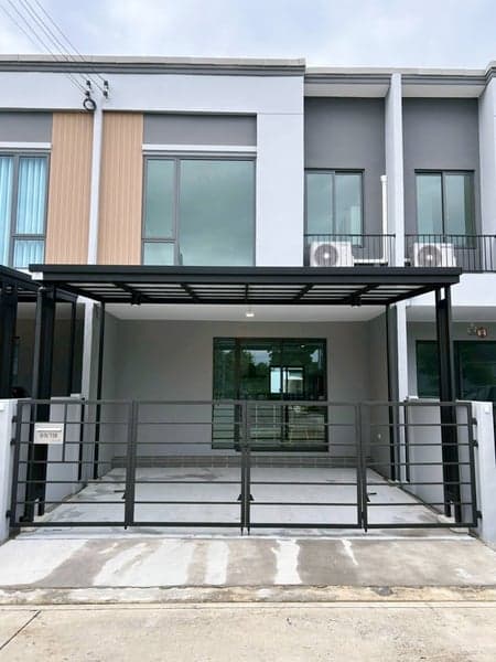 Pleno Sukhumvit-Bangna 2 — Pet-Friendly Townhome | Near Mega Bangna photo 2