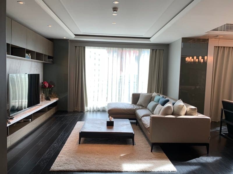 The Crest Sukhumvit 24 — Luxury Duplex Residence | Near BTS Phrom Phong photo 2