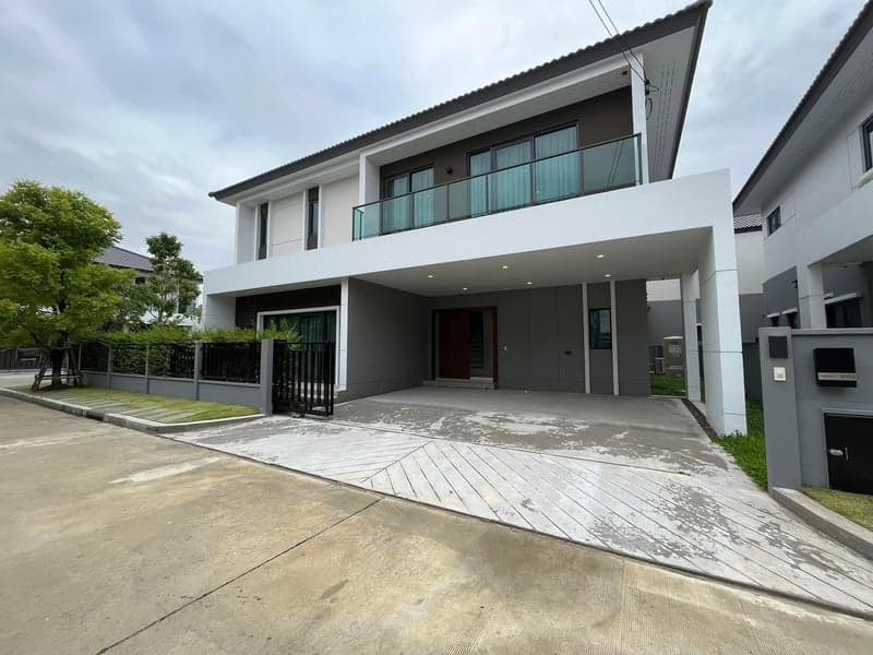 Centro Vibhavadi — Corner Detached House | Near Harrow | Spacious Garden photo 2