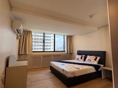 Supalai Place Sukhumvit 39 — Renovated Corner Unit | Unblocked City View | Phrom Phong photo 2