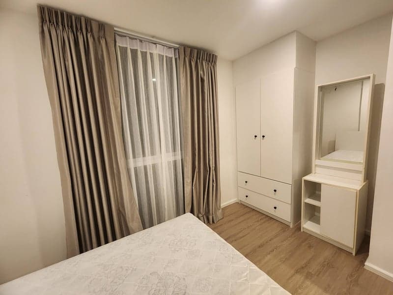 Chateau In Town Ratchayothin — Pool View Floor 6 | Fully Furnished | Near BTS photo 4