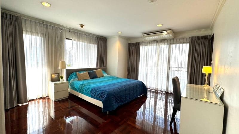 Richmond Palace — Spacious Family Unit | Prime Sukhumvit 43 | Near BTS photo 3